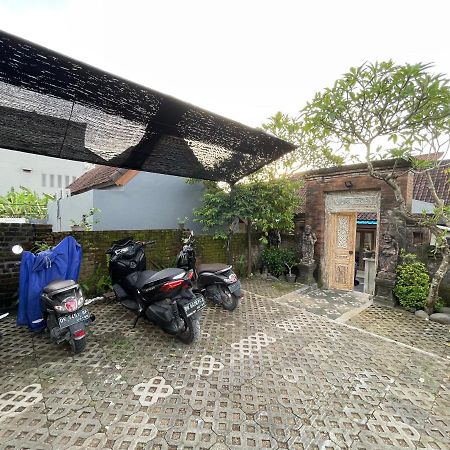 Belimbing Guest House Canggu Extérieur photo